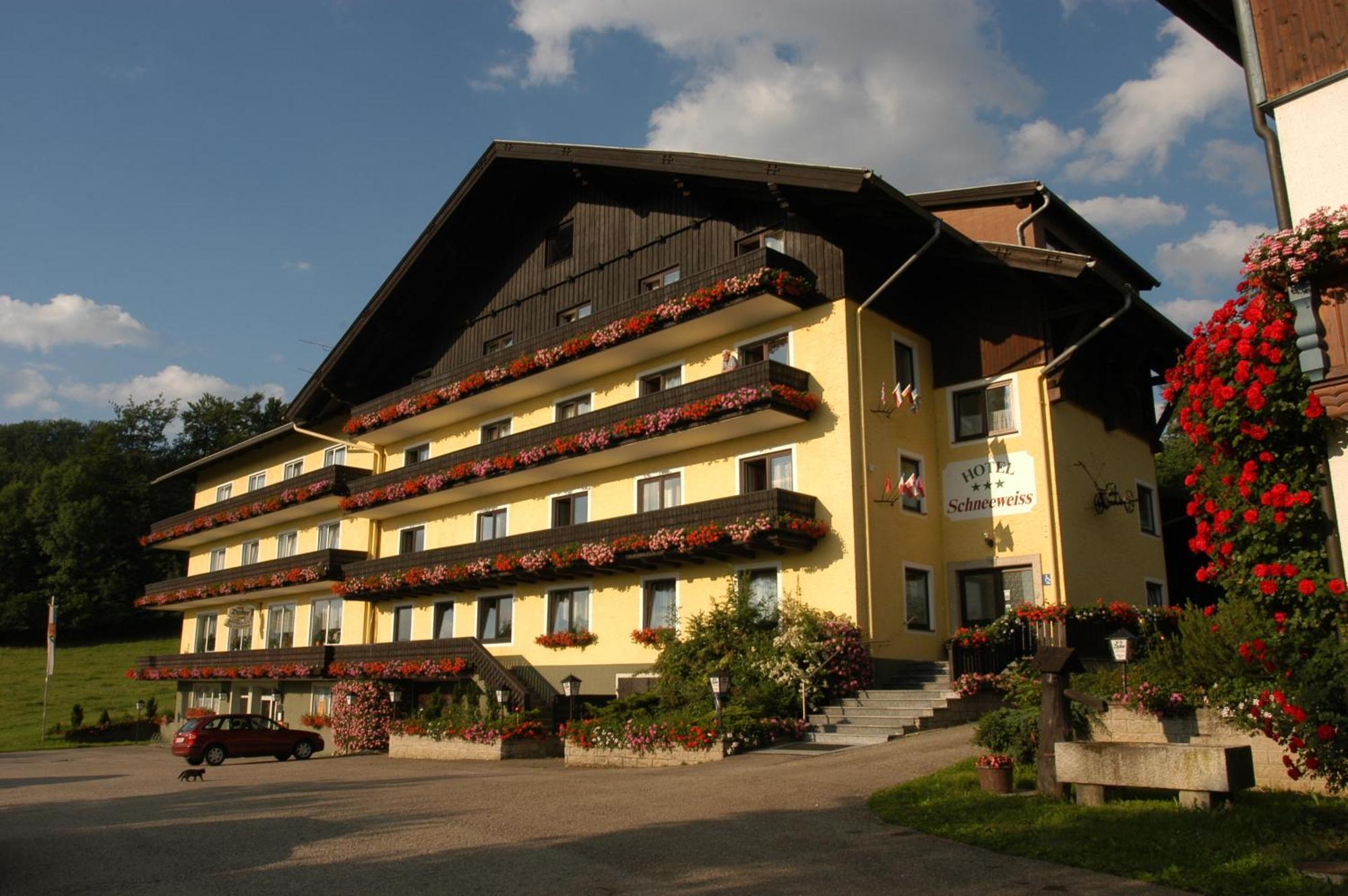 Gasthofladen Schneeweiss Attersee Екстериор снимка